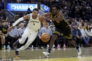 甚至左右他 甚至左右他